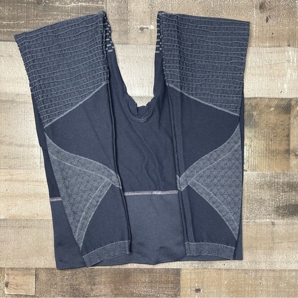 SPANX Look At Me Now Seamless Moto Leggings Indigo Sky size Large - Picture 5 of 12